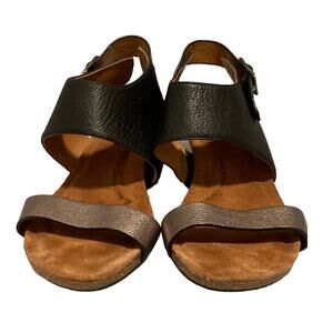 SOFFT VANITA Black and Metallic Leather Wedge Sandals size 9M